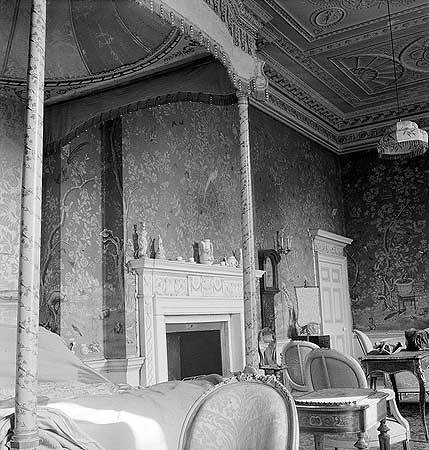 China Rhyming » Blog Archive » Chinoiserie Wallpaper in Posh English Houses China Rhyming » Blog Archive » Chinoiserie Wallpaper in Posh English Houses